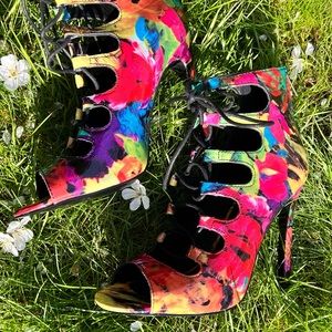 US6 Steve Madden Cynthia Floral Multi Stilettos